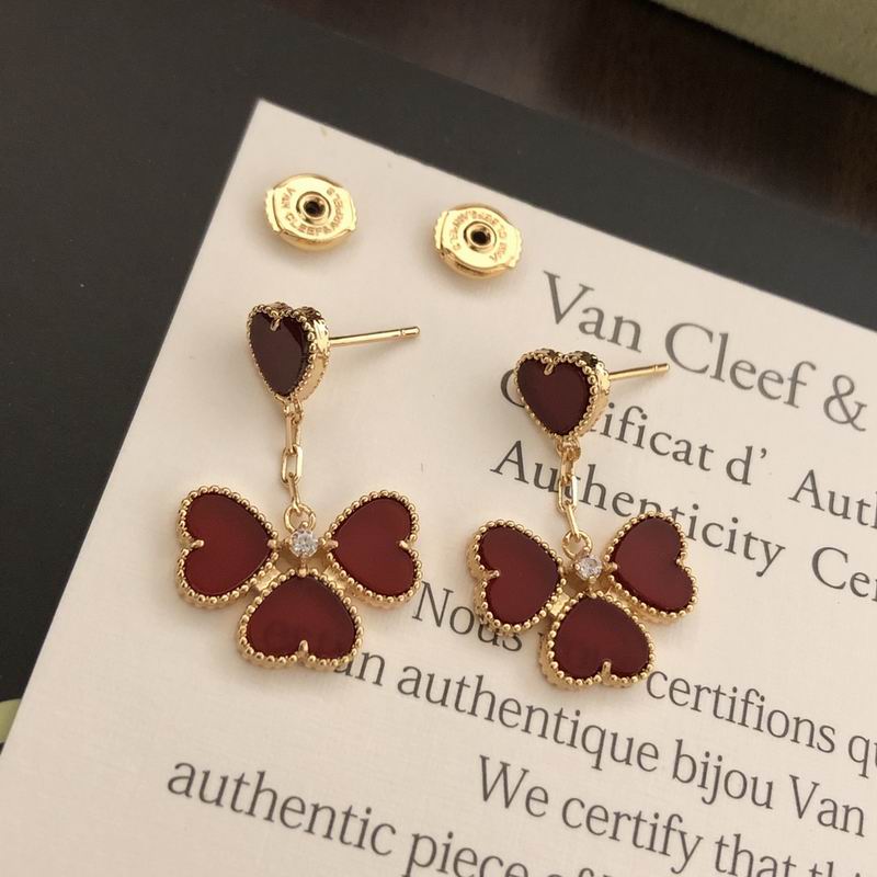 Van Cleef & Arpels earring 12yxq17